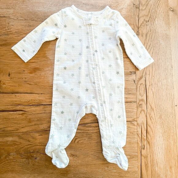 Aden + Anais Muslin Star Print Hatch white Gray Footie Size 0-3M - Picture 1 of 3